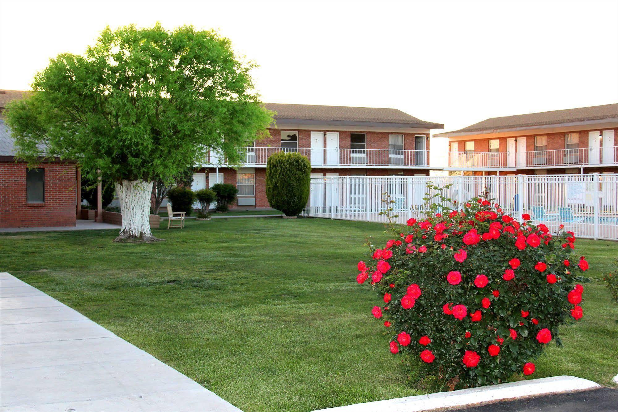 Baymont By Wyndham Deming Hotel Exterior photo